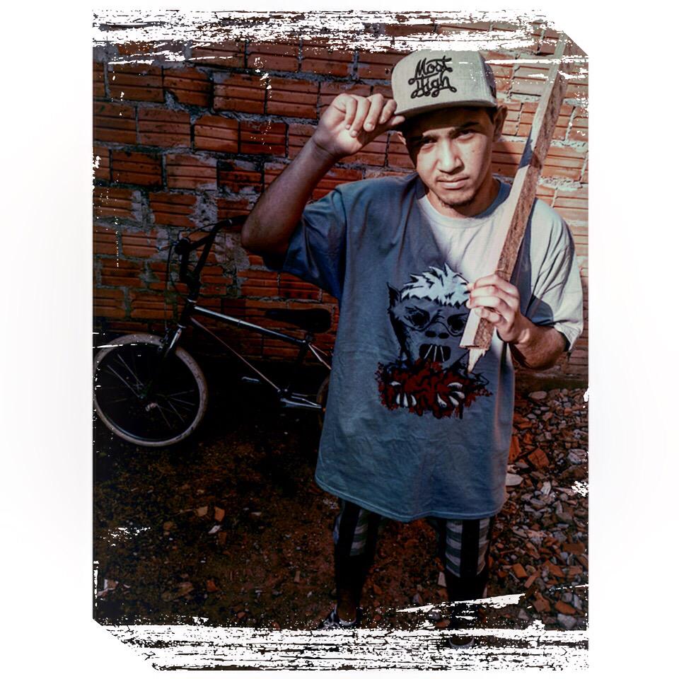 thekingzenidim's tweet photo. Quem confia no próprio taco, não se preocupa com jogada do adversário. 👊🏻💀👑💯💥🇧🇷🇺🇸 #RicksonTheKing #FitOutApparel http://t.co/Sx4AHz6UVz