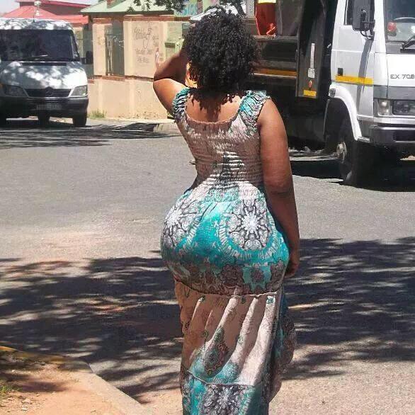 Twi_teacher's tweet photo. #whatGhanaiansDoBest Fill every bit of the Kaba and Slitt Very Well http://t.co/zFomsdF95G