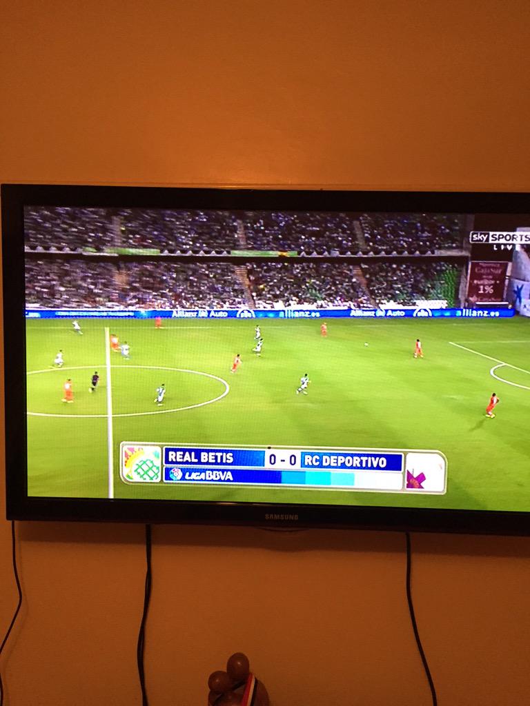 muzzy6972's tweet photo. @RealBetis Come on the boys #RealBetis http://t.co/vzCOsf6Evi