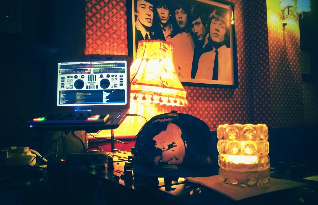 TonyTravers01's tweet photo. Well Shligo, who wants some good tunes? Now @Lilliessligo http://t.co/A2jURbvCc8