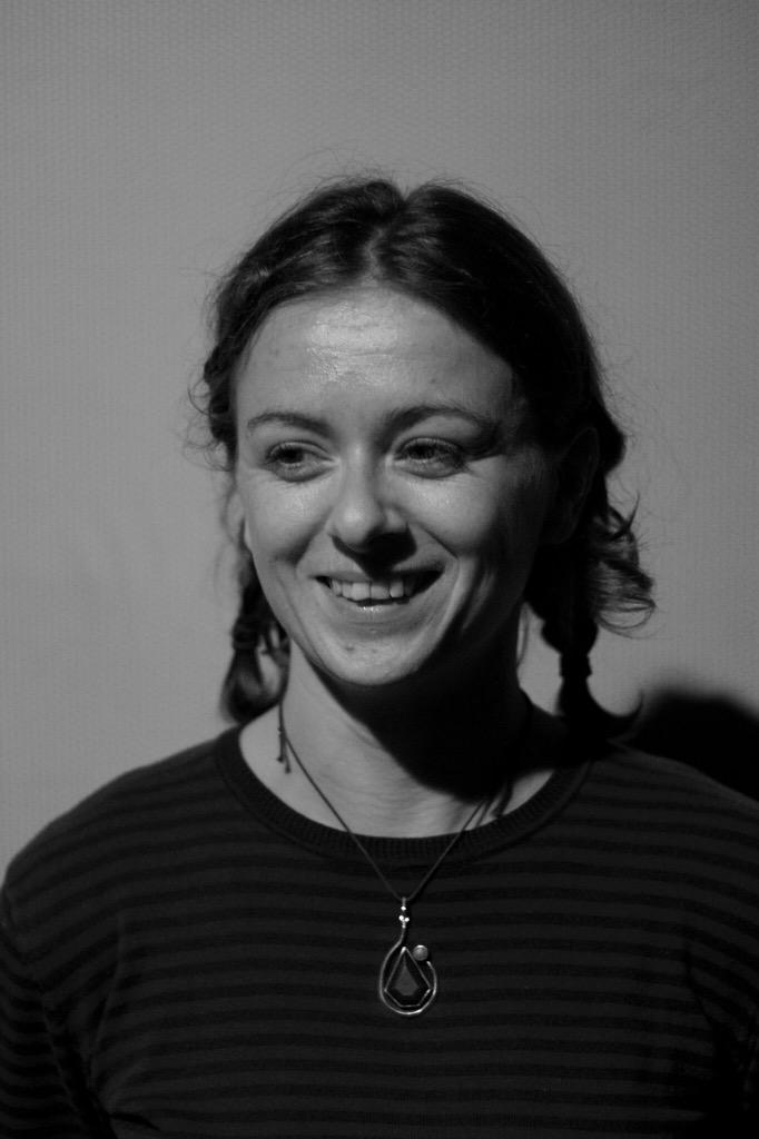 SouthernWildT's tweet photo. @ZuleikaGregory as Kate #TheOilandtheShard @CamdenPT http://t.co/596atO7ZaJ