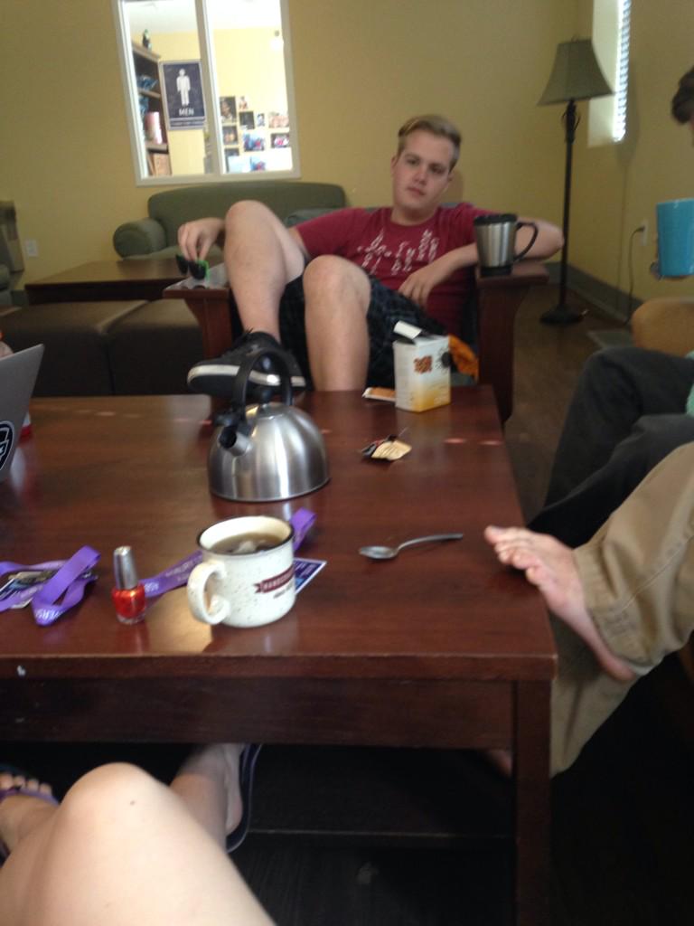 Lisahumason's tweet photo. 4:20 #SteepIt #teatime http://t.co/lHmdCQgACx
