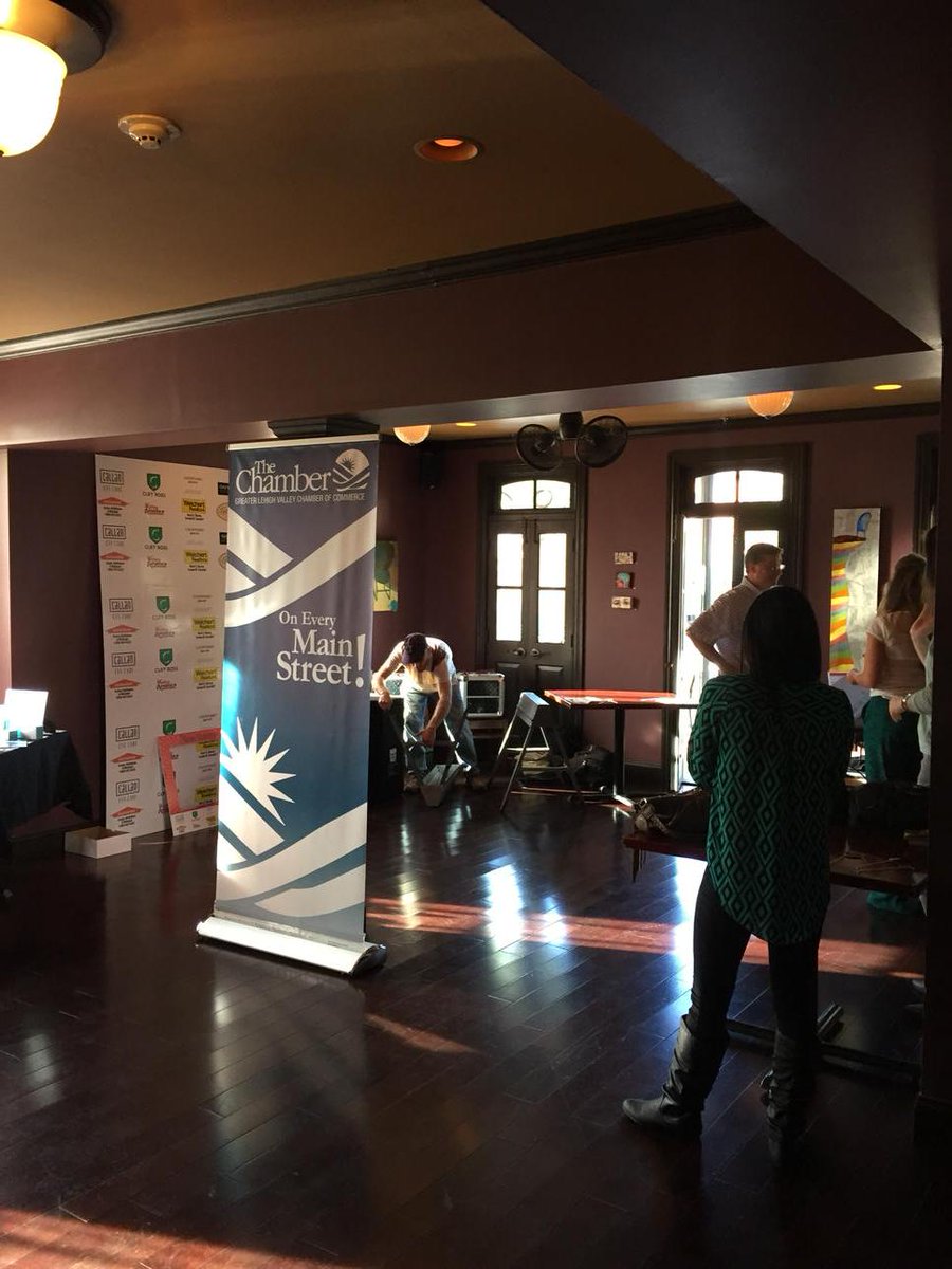 cliffross's tweet photo. Getting set up for #socialsuccesslv http://t.co/bG7YgHpgLD