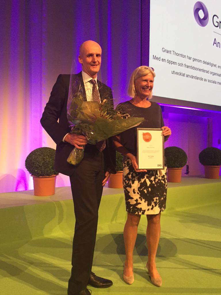 Glada vinnare av priset Årets framtidsbyrå Grant Thornton #farbransch15 @gt_peterbodin <a href="/GrantThorntonSE/">Grant Thornton</a> @GT_LisLar