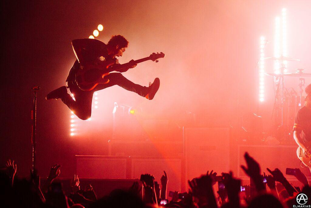 UHeadbanging tweet picture