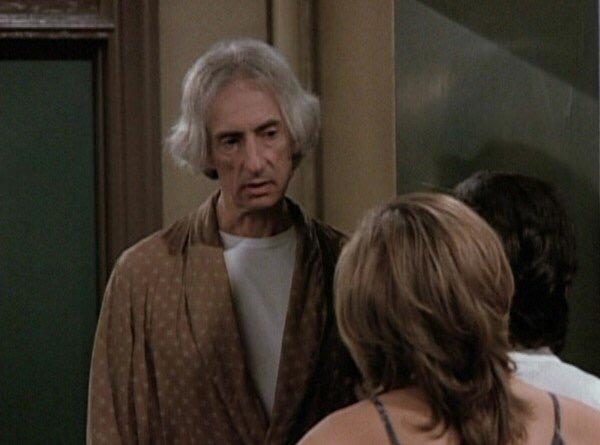 rtsaddestdeaths's tweet photo. mr heckles || friends http://t.co/hwn0ndw7BW
