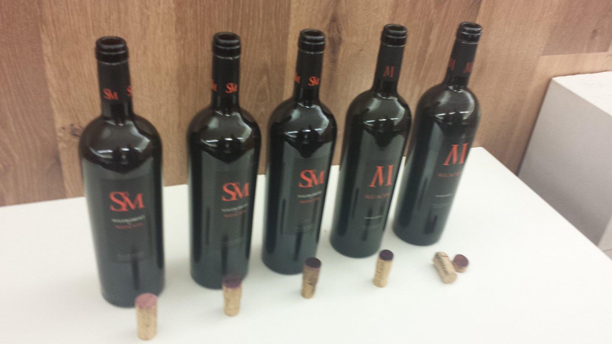 camiloxic's tweet photo. Fantàstic tast vertical de #matacans
amb en Josep de @vinssolergibert i @jpele80
Orgull de ser d'#Artés http://t.co/njofMZlwqB