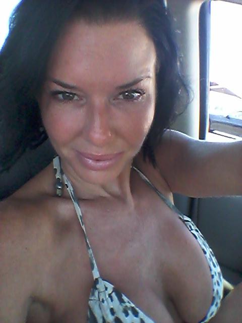 God how I love my beach days!!! I don't sit around on my days off, I'm a beach bunny life is beautiful