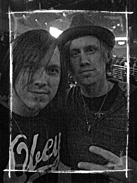 MargaretMessler's tweet photo. #SupportWAHSeptember #tbt Two of my favorites in one photo @weashuman @jasonroy429 Hope 2 see them both again soon http://t.co/tGcr5O46EL