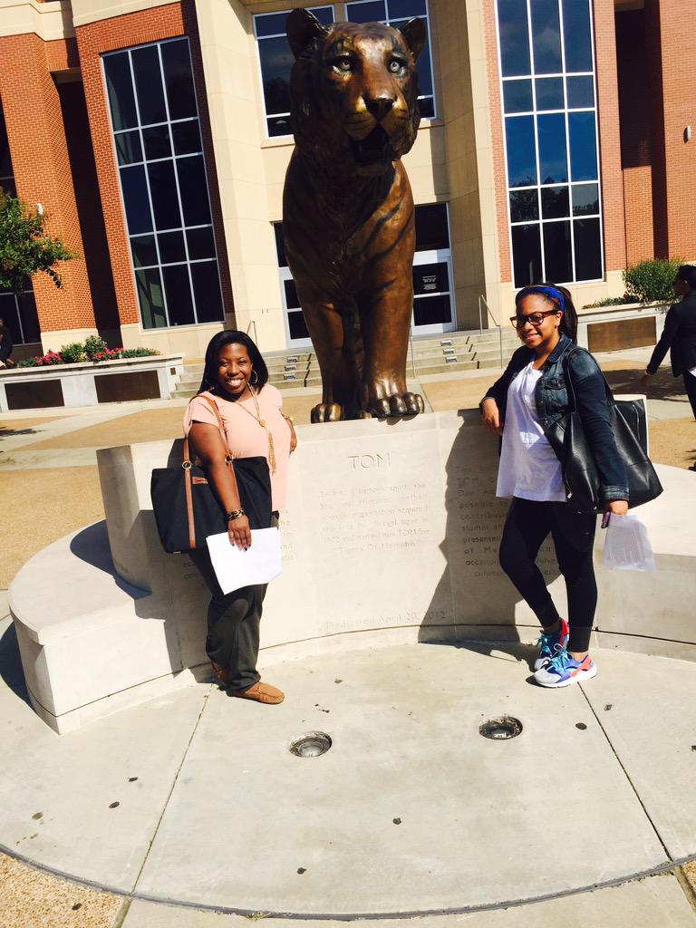 Saundra__Nash's tweet photo. @Saundra__Nash with @kaylnjade and Tom #uofm #webj http://t.co/Rj181zIhjc