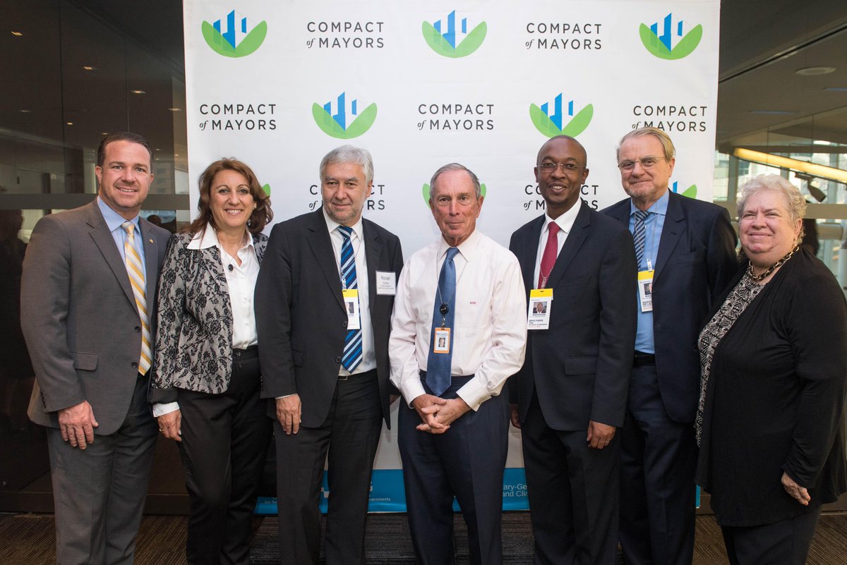 MikeBloomberg's tweet photo. Great to join @CompactofMayors today to celebrate one year of local #climate action http://t.co/EwEpKubfzi