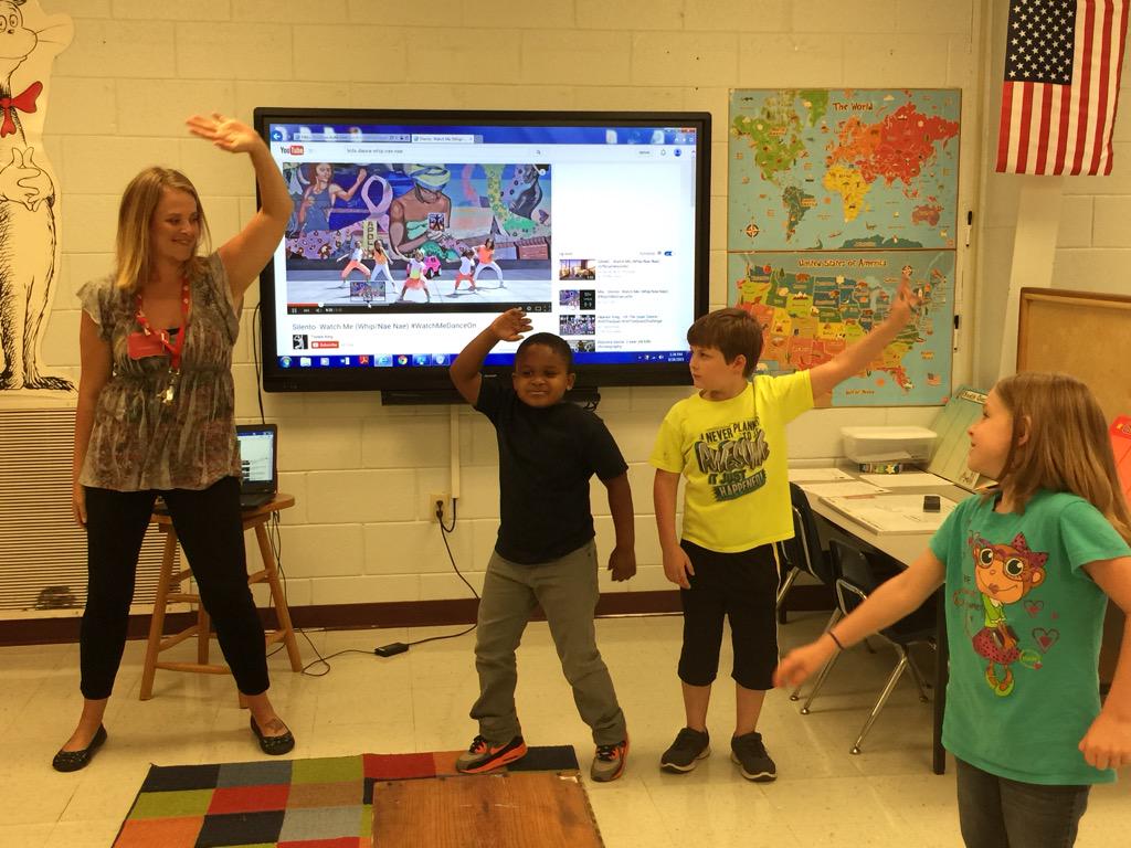 BeebeBBK_6AE's tweet photo. Body smart people can control their bodies.  This guy ranked highest in kinesthetic intelligences, &amp; is teaching us! http://t.co/XCqn49clN2