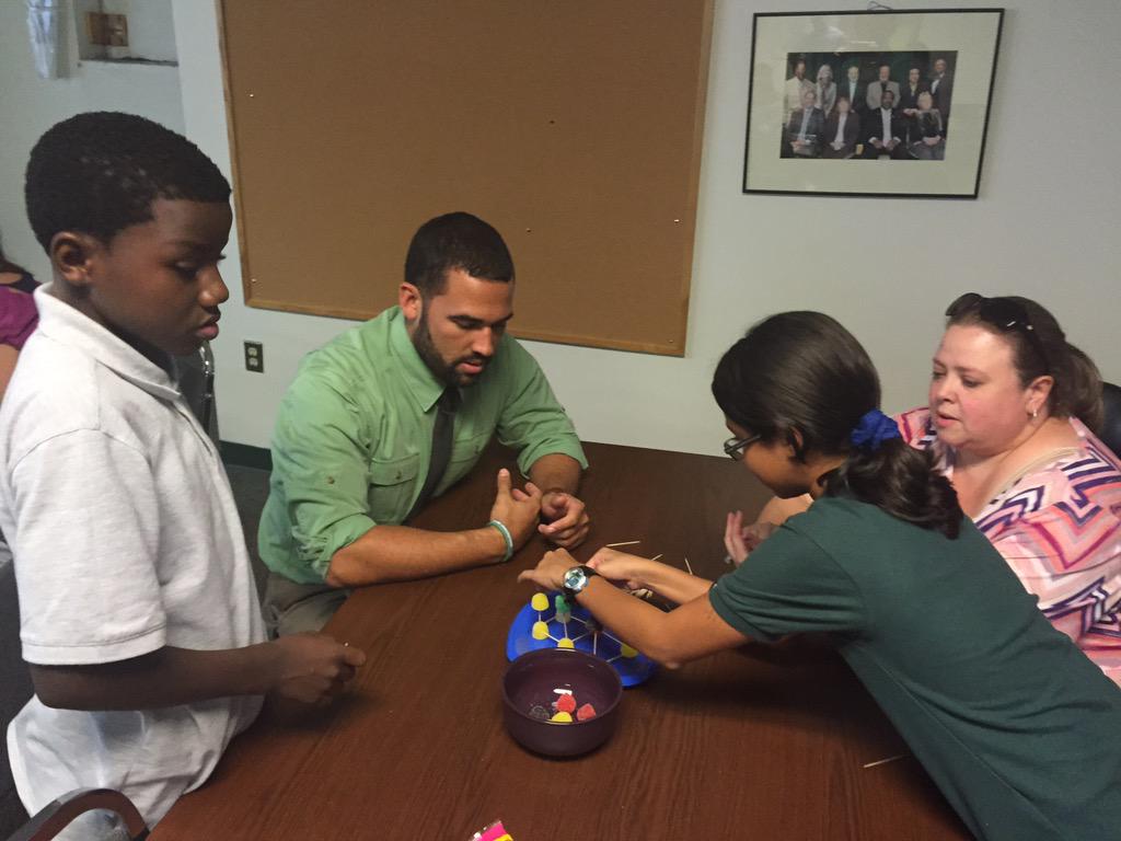 Bburtt2012's tweet photo. #StudentLeadershipCommittee @LBpublicschools engages in the Gum Drop Engineering Challenge! http://t.co/YhnH8KRi8d
