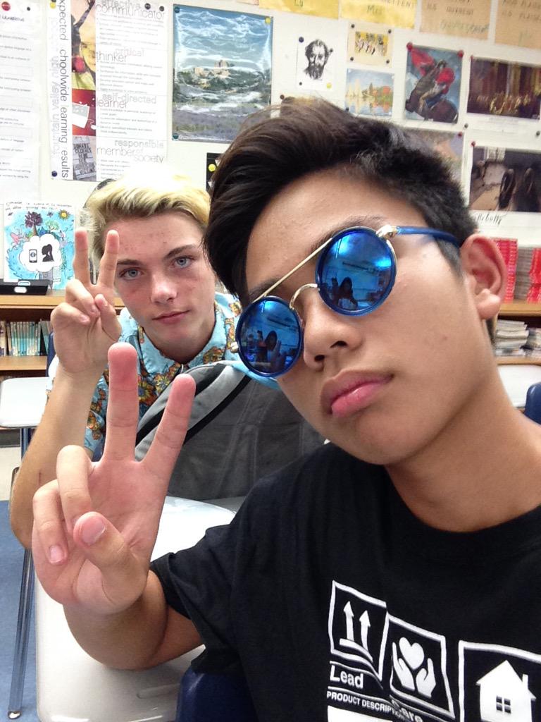 vietranaway's tweet photo. Tbt @fvhsbbn #fvhsrocks http://t.co/k3El7OXg04
