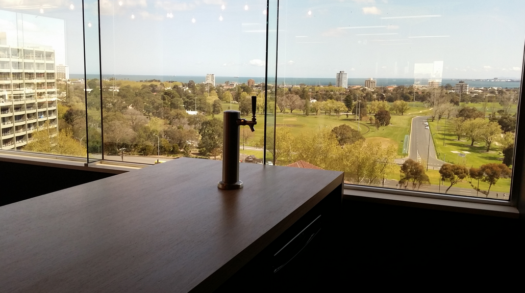 Impos_POS's tweet photo. Moving day! #newoffice #ImPOSoffice #Beeroclock #happyfriday http://t.co/ea1qwkvUG1