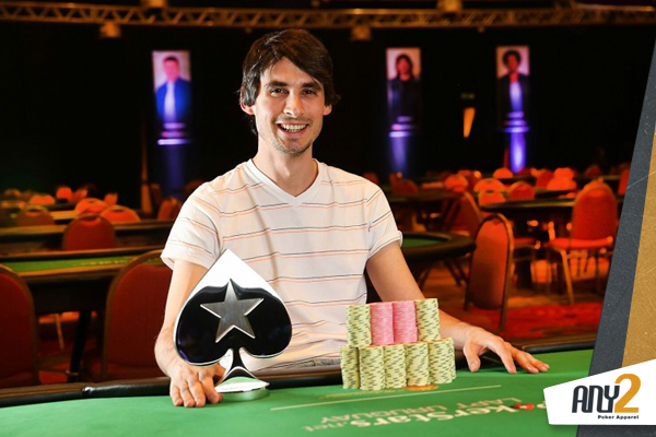 Any2mx's tweet photo. #Any2News. LAPT 8 Uruguay: Gerardo Cardona dejó en casa la pica del Evento 12 PLO 8 Hi/Lo. #Poker http://t.co/Y7TzstGLPJ