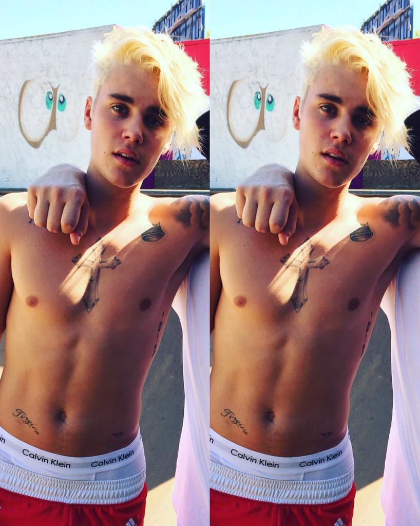 secutebelieber's tweet photo. Justin looks so good 

#EMABiggestFansJustinBieber http://t.co/ldIAc5IqjC