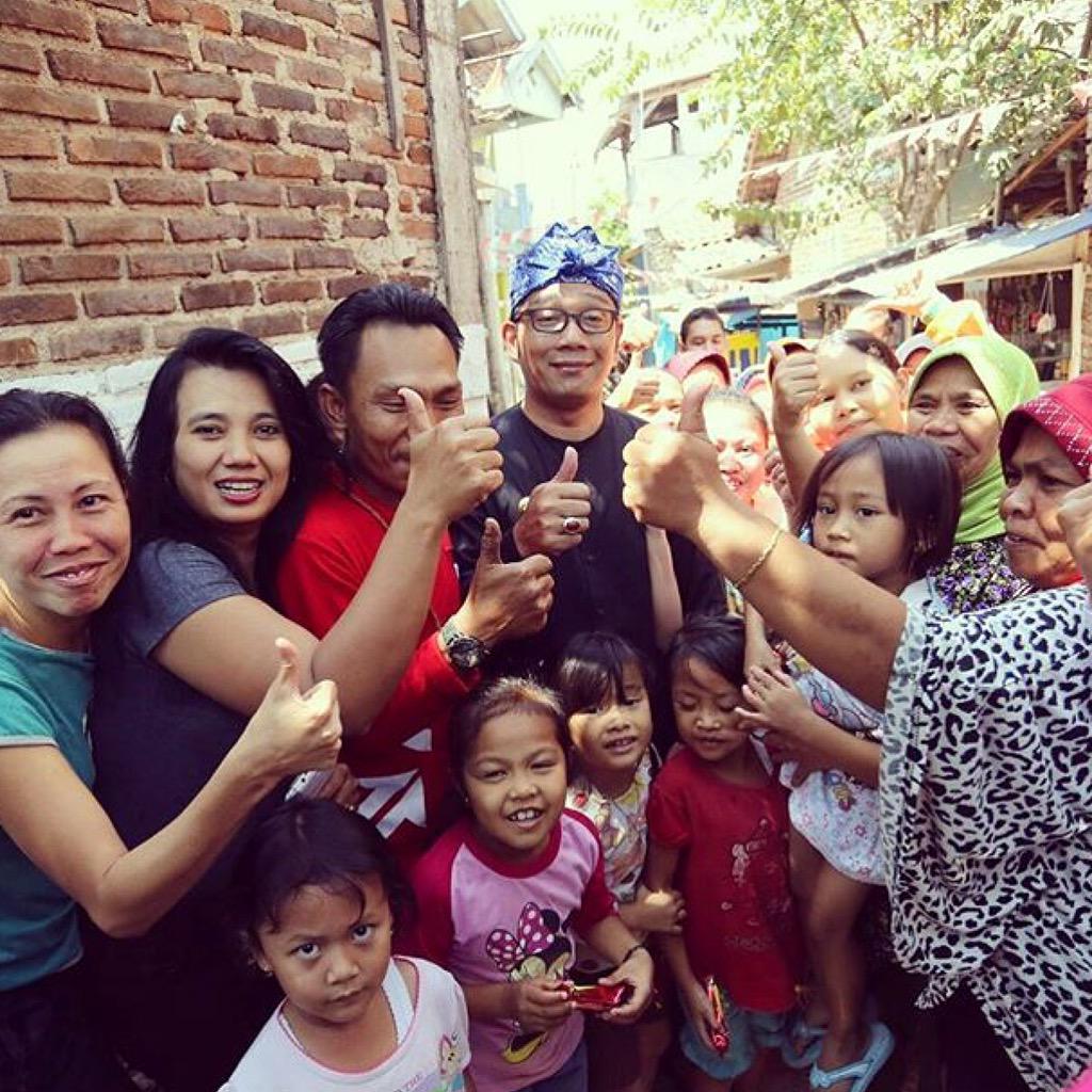 ridwankamil's tweet photo. Selamat Hari Jadi Kota Bandung ke 205. Kota yg terbuat dari kebahagiaan. #205BDG Mangprang! http://t.co/LuoHvZ04K3