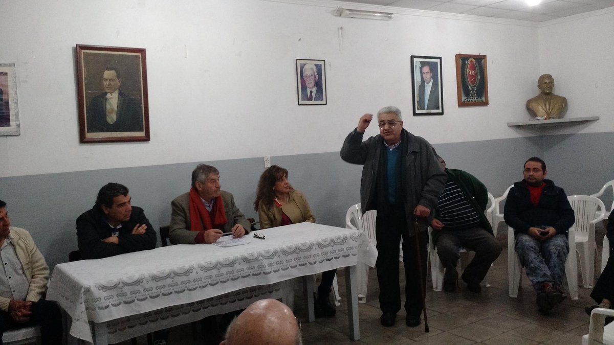 JRCbaCapital's tweet photo. Reunión de Comité Campaña para el 25 #Cambiemos #Sec13 @mauriciomacri presidente @marioraulnegri @olgamariarista http://t.co/4NYd82tbky