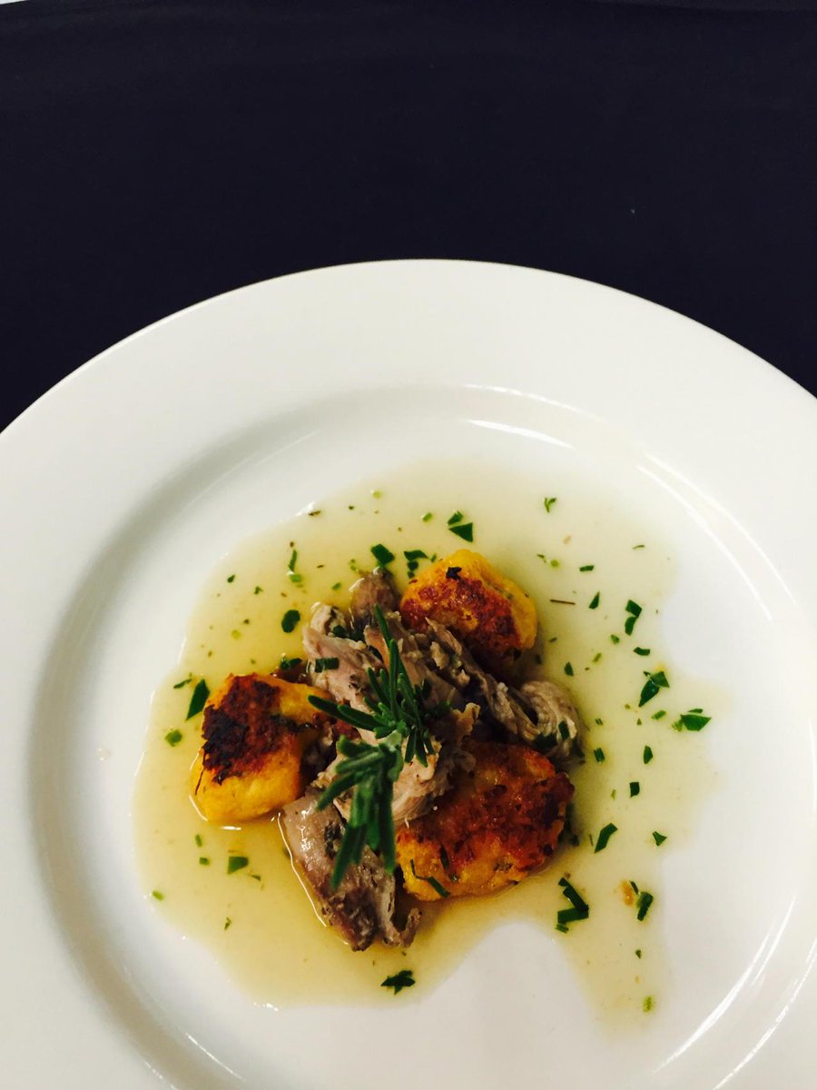 AndrewFigel1's tweet photo. Dave Pramuk does a wine dinner at OTV http://t.co/xXJdCOMtC7