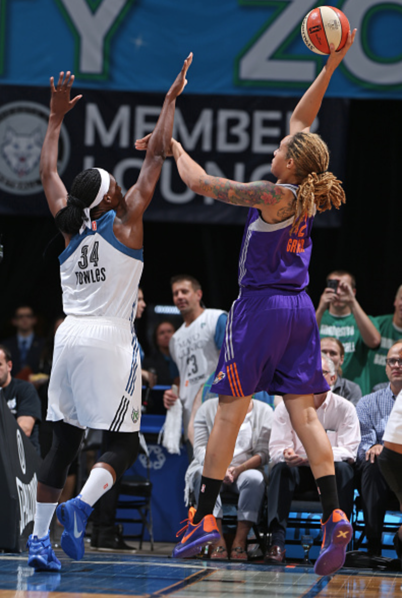 WNBA's tweet photo. .@brittneygriner up to 9p-5r-2b through 3 quarters as @PhoenixMercury trail @minnesotalynx 49-46 on ESPN2. #WatchMe http://t.co/5Vq0Ie2VKV
