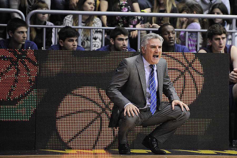 CASLABasquet's tweet photo. A falta de 01:45 para el final, el #BásquetSL vence 71-54 a Ferro.
¡Vamos #SanLorenzo! http://t.co/V1pKM14Yq0