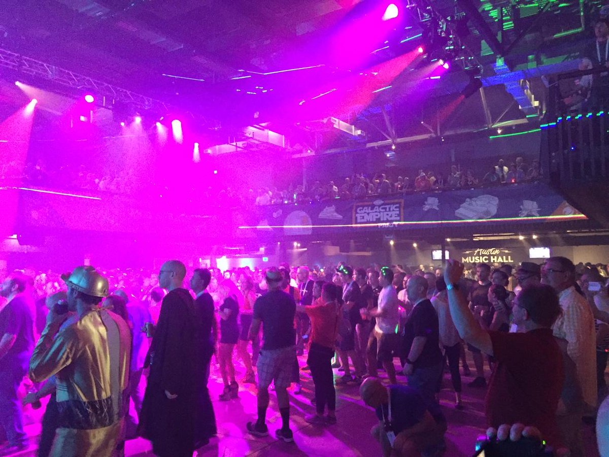 fxs's tweet image. Rocking #Spiceworld2015