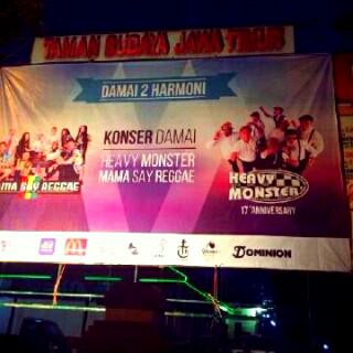 Konser "Damai 2 Harmoni" malam ini di gedung Cak durasim Surabaya.