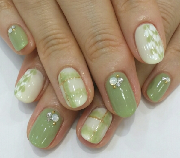 Nail Parfait Gel در توییتر 今秋はグリーン系のネイルカラーが多く目に留まります 本日は抹茶ラテのようなデザインをご紹介 パフェジェルの テベール 抹茶 と リュヌ 薄クリーム色 意味 月 を使用してとっても美味しそうに仕上がりました Http T Co