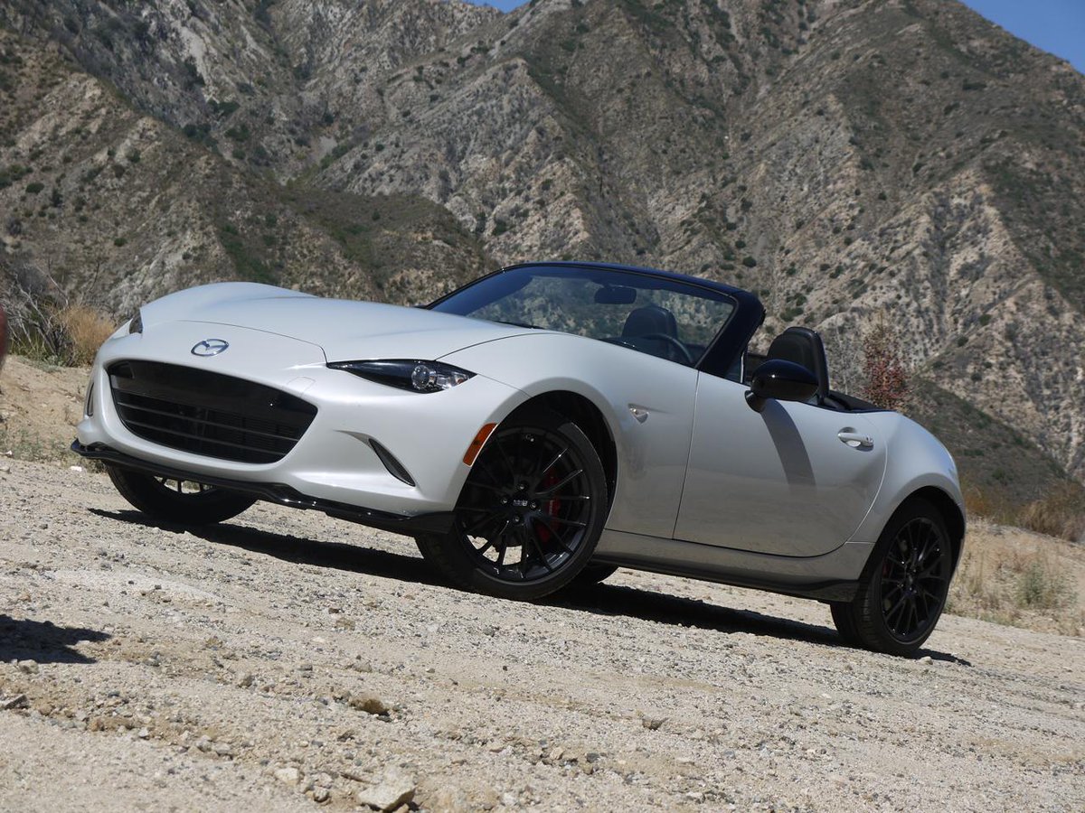 soloautos's tweet photo. #Manejamos el deportivo más divertido y accesible ¡ya llegó! @MazdaOficial #MX5 por 343 mil pesos http://t.co/CjHkvsm9jL