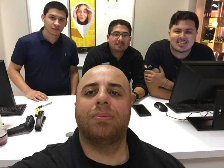 isayegh21's tweet photo. Team Naperville is #iPhoneReady #TeamHuddle #iPhone6s #Sprint4Chi @RussellHeder @detroitsal1 @asayegh26 @DreSprint http://t.co/zU9Gutuy59