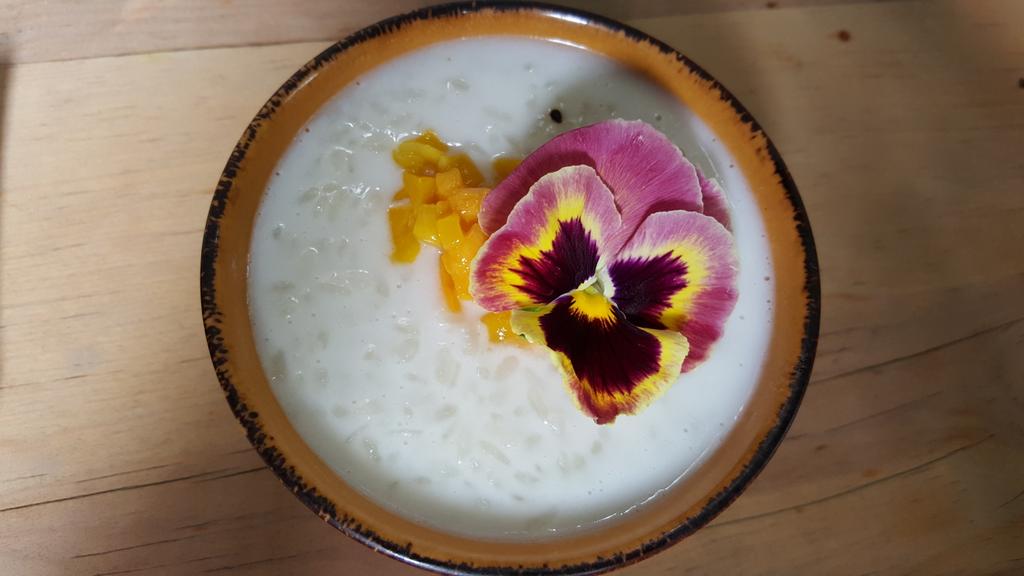 Delicioso el sticky rice tailandés en leche de coco con mango de <a href="/SesameMx/">Sesâmê</a> por <a href="/josefisantacruz/">Josefina Santacruz</a> en <a href="/LaRomaDF/">Colonia Roma 🚲</a> 😍