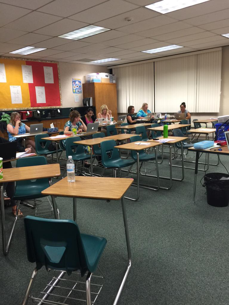 DMEEdD's tweet photo. Reviewing a peer based article on project based learning #pindrop #cui522s http://t.co/7ClDE1a9OO