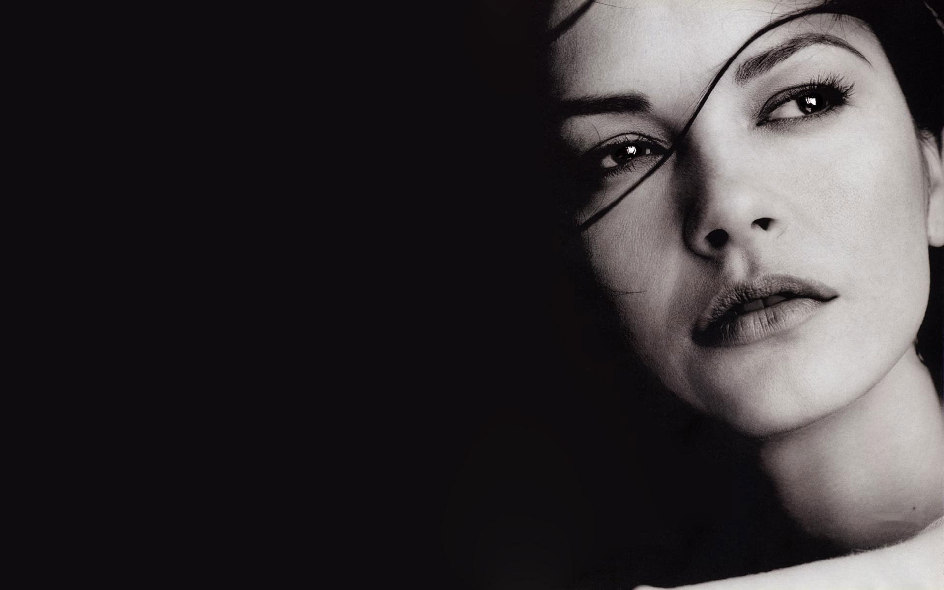 Happy birthday Catherine Zeta-Jones. She\s 46 today. 