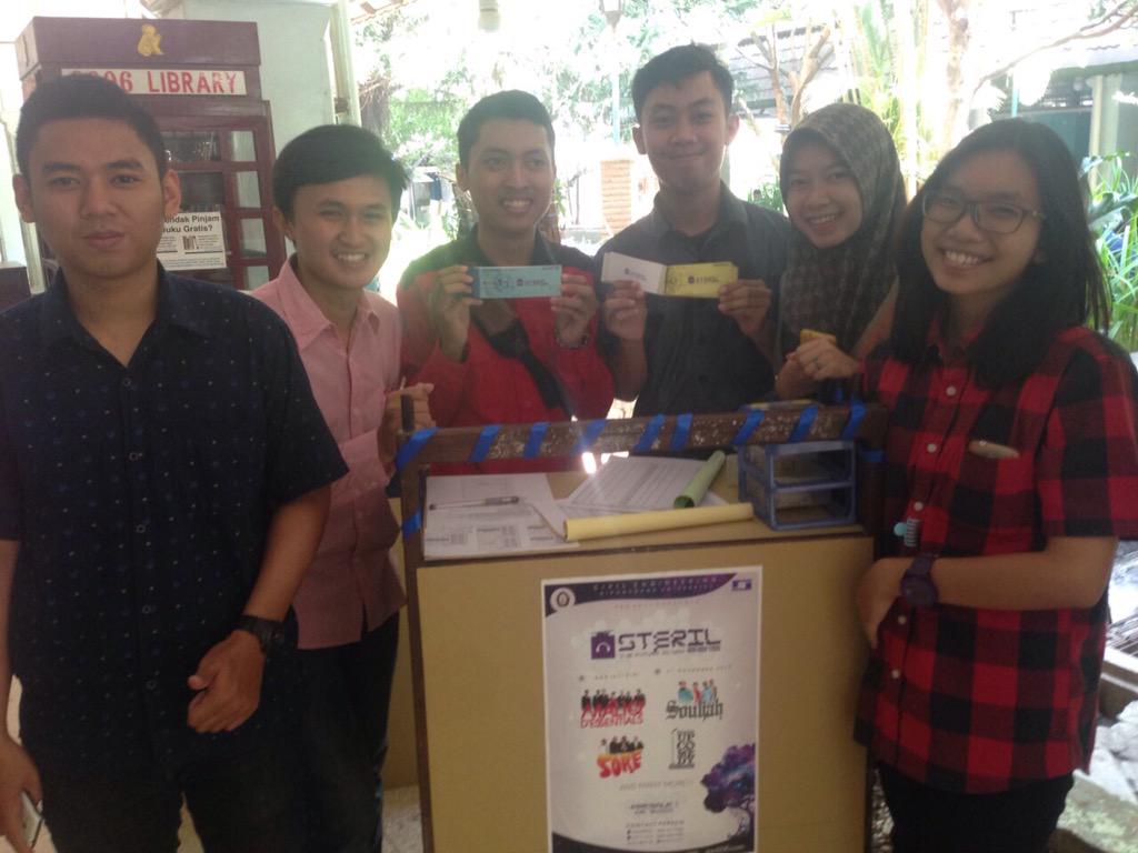 Dan buat mahasiswa sipil undip, tiket invitation udah menipis nih. Yuk langsung ke stand Steril di depan ruang HM :D