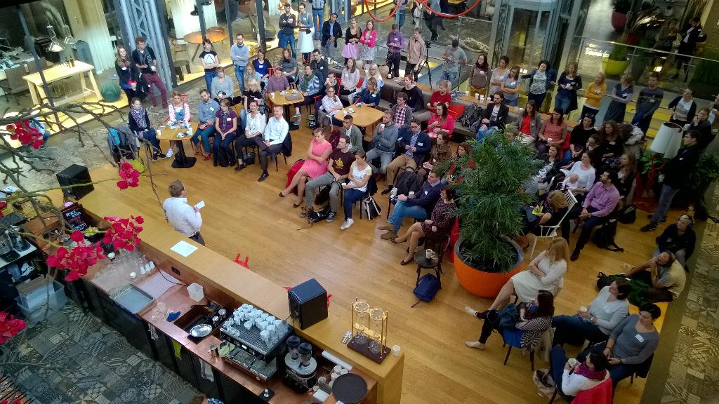 "Nemuzete nenavidet cloveka, jehoz pribeh znate" Jakub Franc na tema #empatie na #cmprg <a href="/Prague_CM/">CreativeMornings/PRG</a>