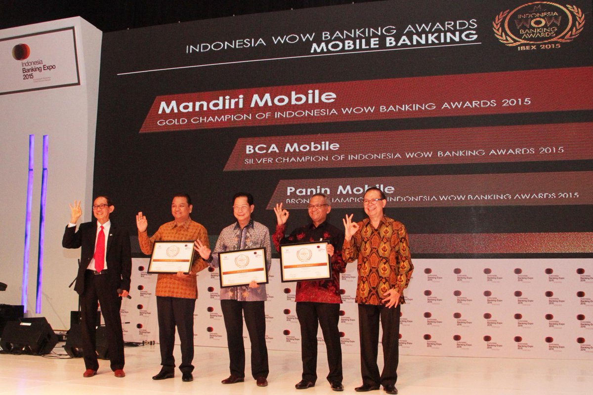 PaninBank's tweet photo. Bronze champion dari Indonesia Wow Banking Awards 2015, kategori Mobile Banking untuk MobilePanin. #IBEX2015 http://t.co/KuYqlzkUUS