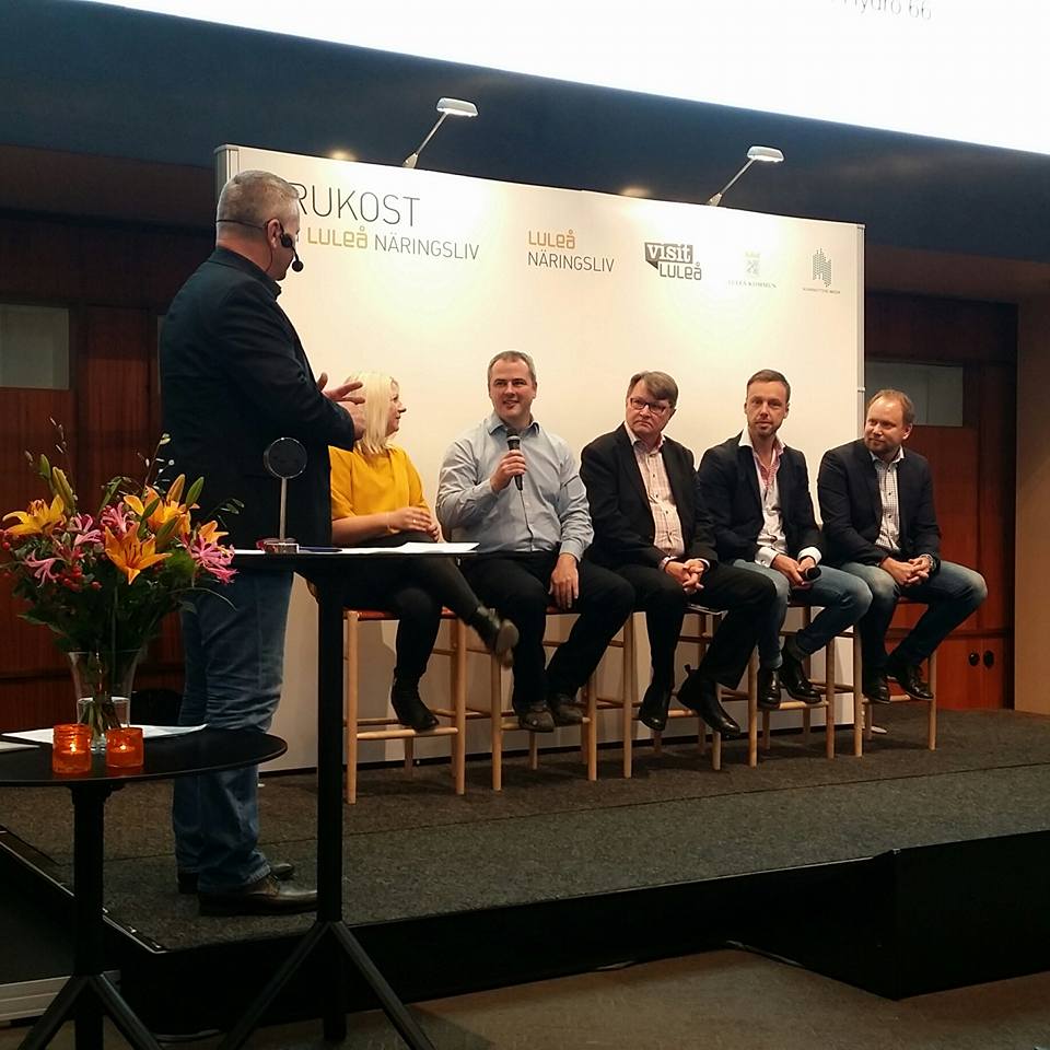 Kallioniemi's tweet photo. @pw_morrison: facebook have built a dc for themselves, @hydro66 are here to build data centers for everyone else. http://t.co/2rP9PloLnc