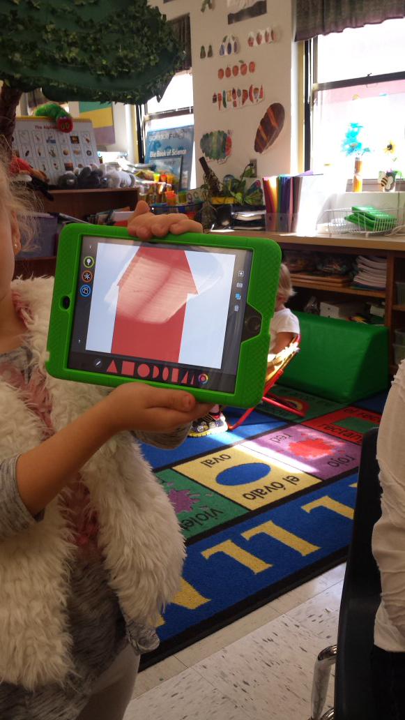 ClareMarieCole's tweet photo. My kinders are exploring #MoMaArtLab.....using shapes to make pictures!
#BradleyES
#powerupepisd
#kindergarten http://t.co/UEUEqmdwR6