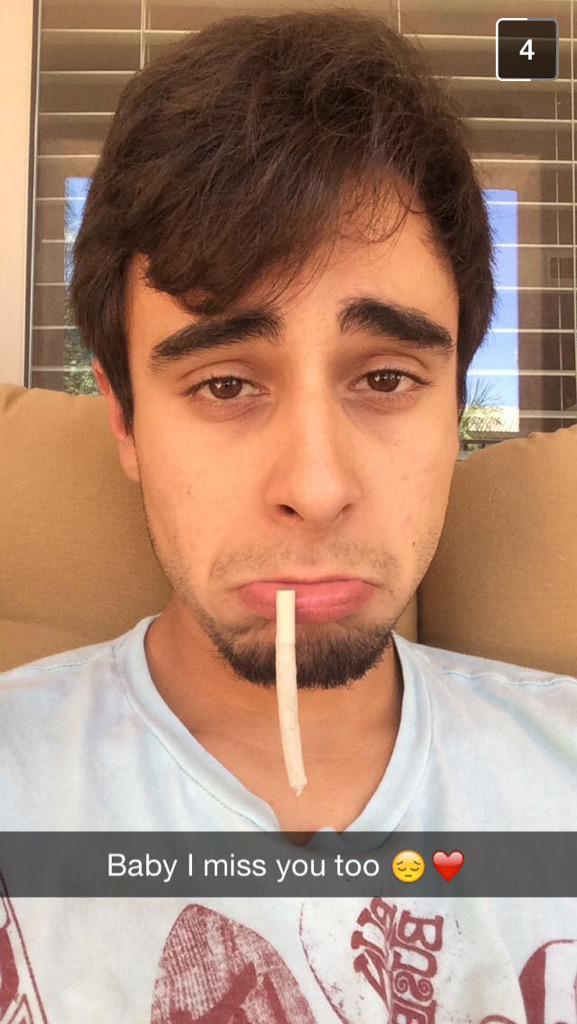 Izzy_frame7's tweet image. There are 2 important things shown in this picture that I need.. ❤️😩