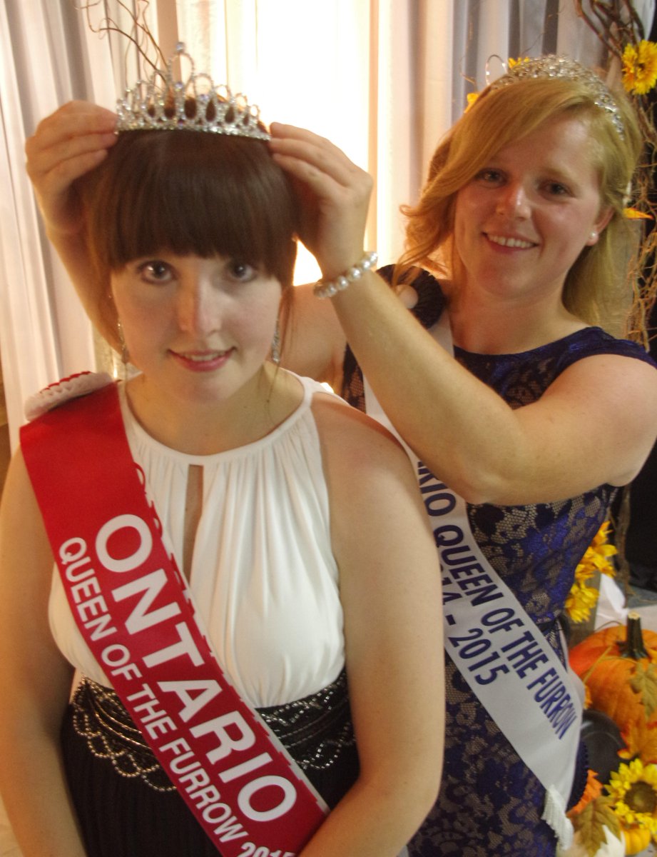 Sharon_Grose's tweet photo. Congratulations @katechant07 2015 Ontario Queen of the Furrow. #IPM2015queens #IPMandRE #ontag #agmorethanever http://t.co/Qzdc6bJRYL