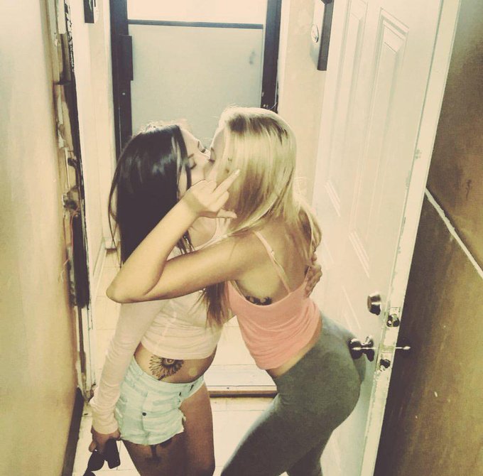 Baby girl http://t.co/Bh0yMCxLVM