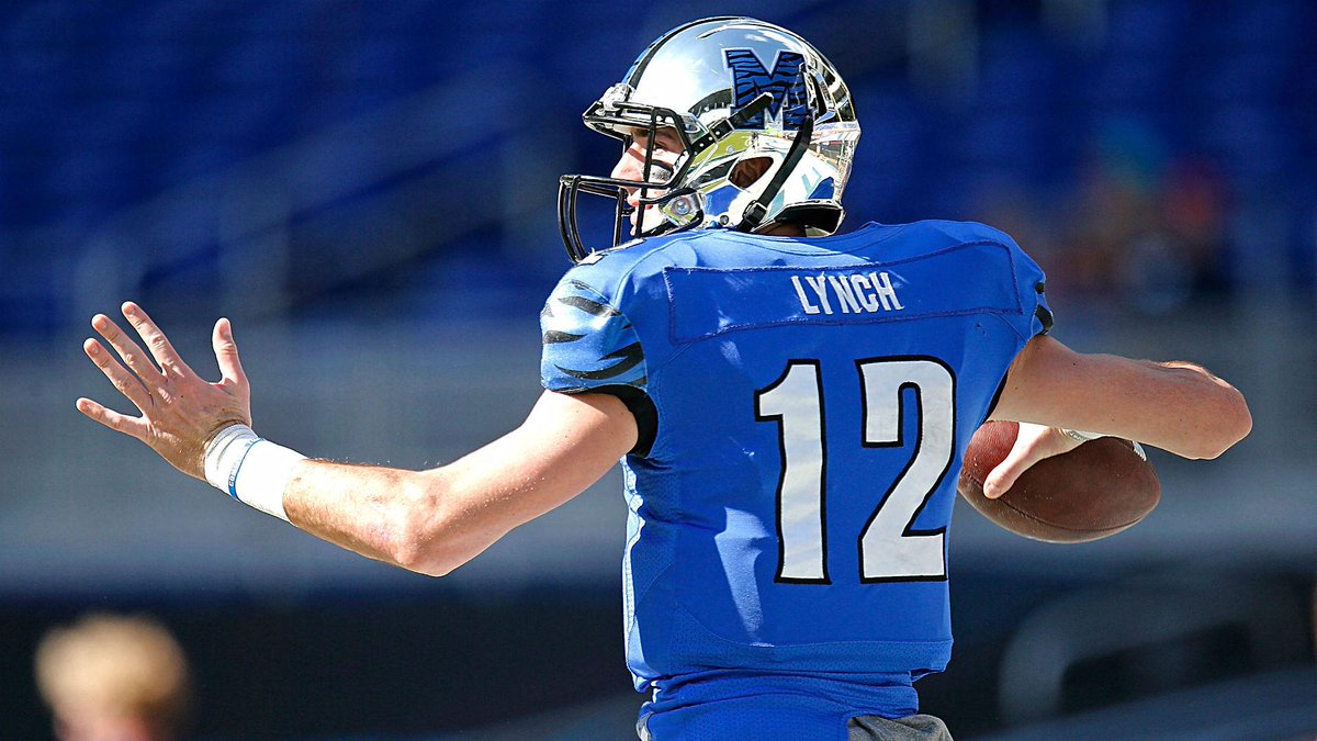 sn_ncaaf's tweet photo. Memphis survives 11 lead changes, pushes past Cincinnati to remain unbeaten http://t.co/AFWZG03QxX http://t.co/kwCBeXypTa