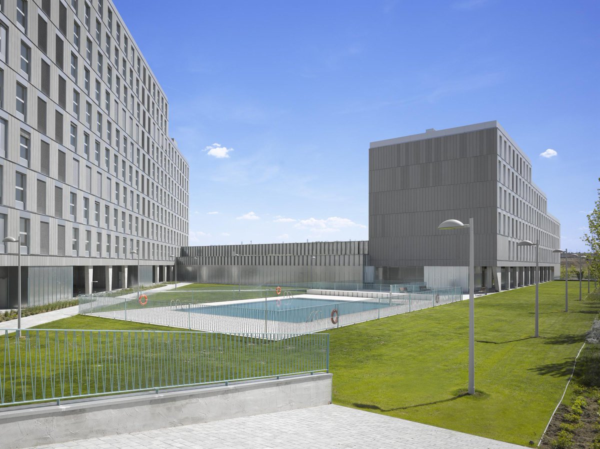 Valdebebas's tweet photo. Por segundo año consecutivo, un edificio de viviendas en #Valdebebas logra un #PremioCOAM: http://t.co/yFYf0XPeRd http://t.co/lwycXwjPcL
