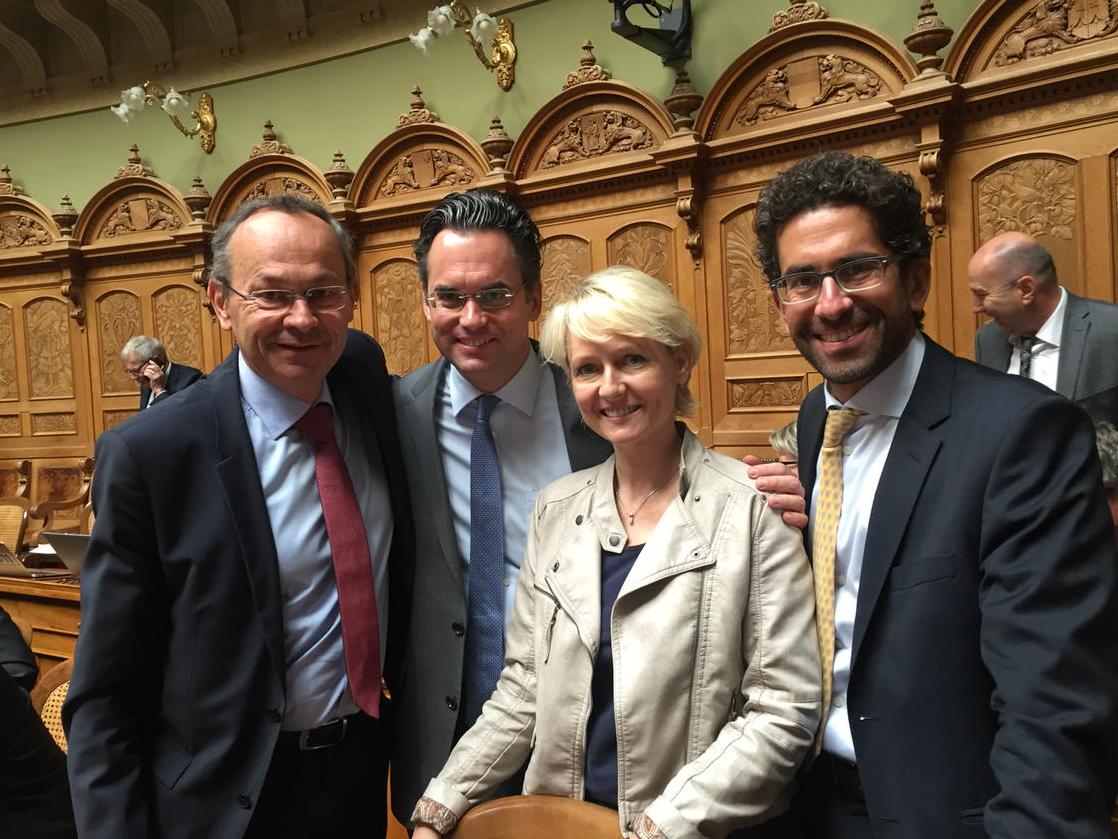 OliFrancais's tweet photo. 4 à Bern 5 c est mieux #ef2015 #plrvaud http://t.co/U6E29Qt31e