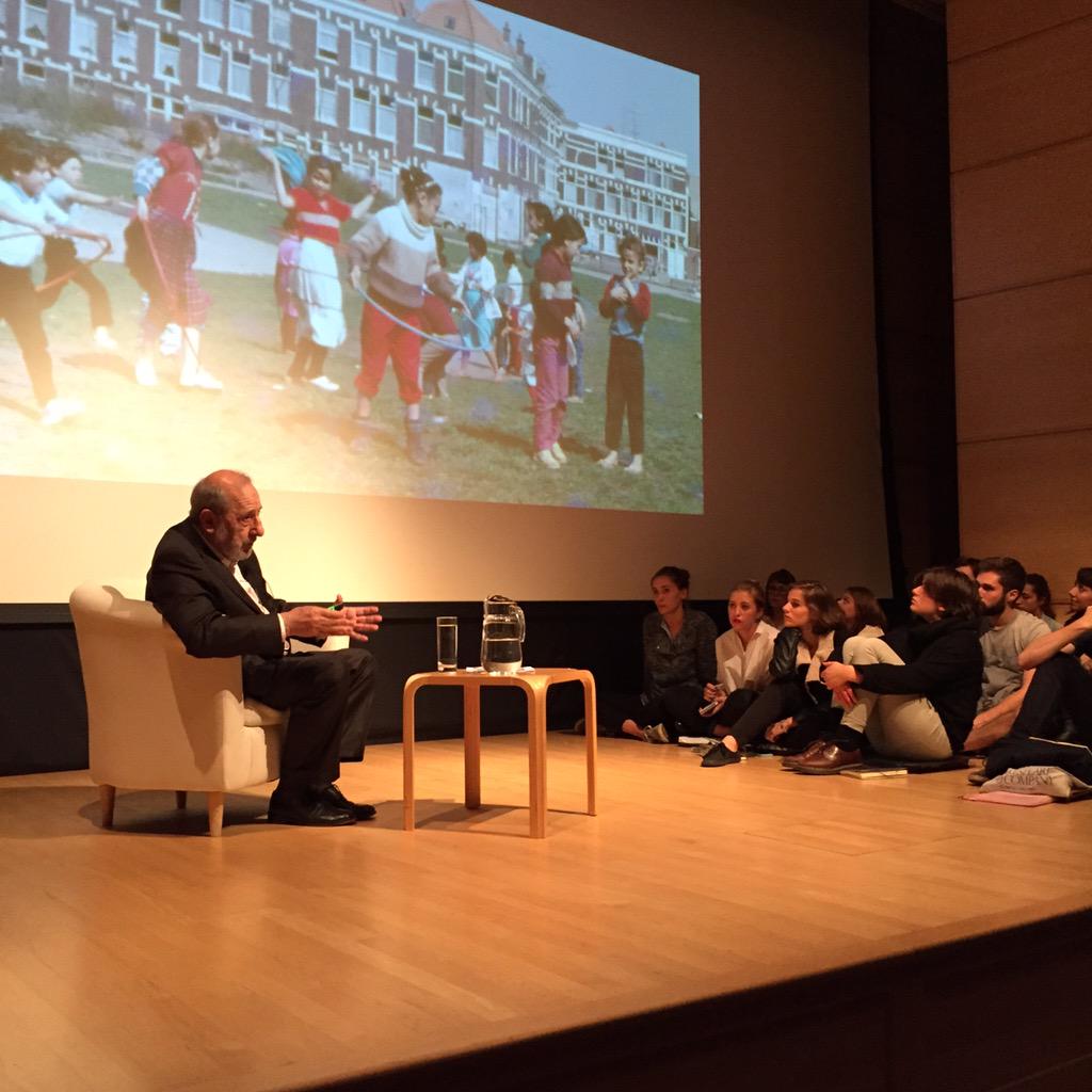 R_Cremascoli's tweet photo. Lecture by Álvaro Siza / CCA / Montreal / Canada
#sizacca #alvarosiza #againstintolerance #cca http://t.co/ATMEpTxZBW