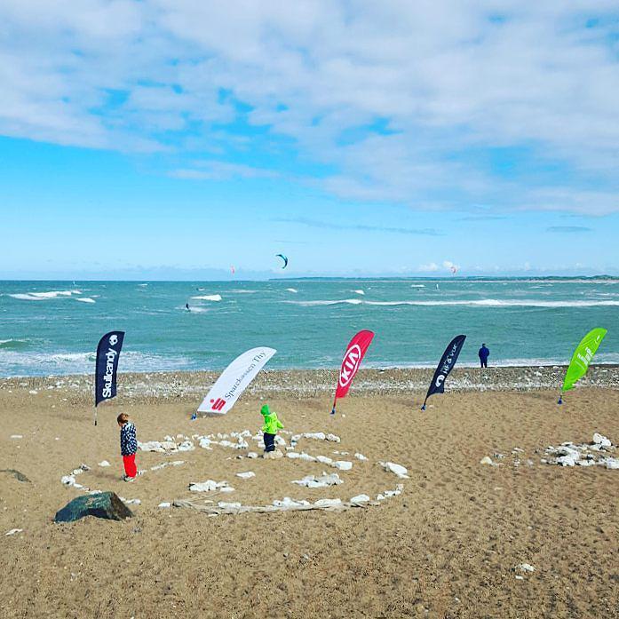 Surfcamp Klitmøller. ...#vesterhavet #wavesurfing #kitesurf #beechparty #childrensparty #westjutland #denmark #biot…