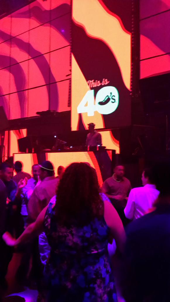jamesvanderson5's tweet photo. Mandalay Bay, Lights #chilis40 http://t.co/b6qUKKXezq