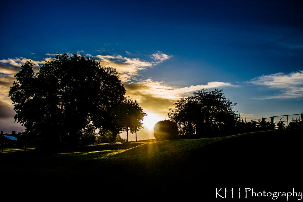 KHPhoto87's tweet photo. Morning! #bluesky #morning #sunrise http://t.co/dFEWh3lLbJ