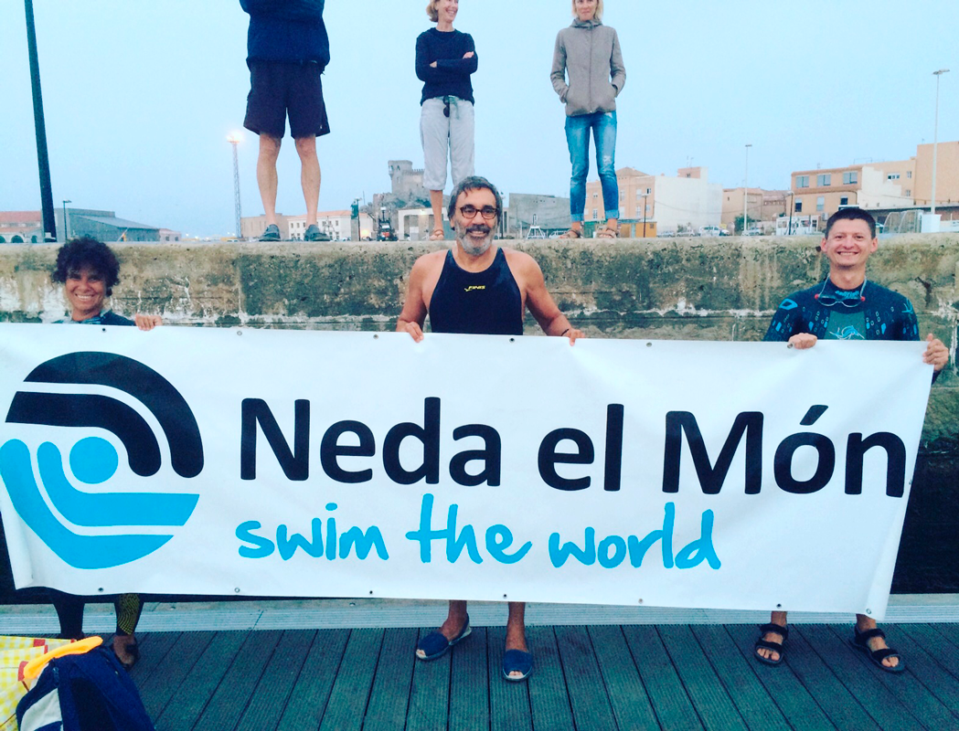 NedaelMon's tweet photo. ¡Último grupo de este 2015! Sabrina Peron, Tatxto Benet y Kamil Sterna. #NeMEstrecho #Gibraltar http://t.co/konMxwNpDF